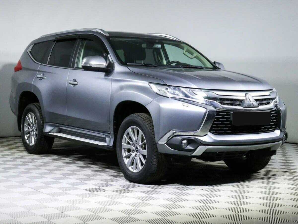 Mitsubishi Pajero Sport 2017 года с пробегом. Фото: #2