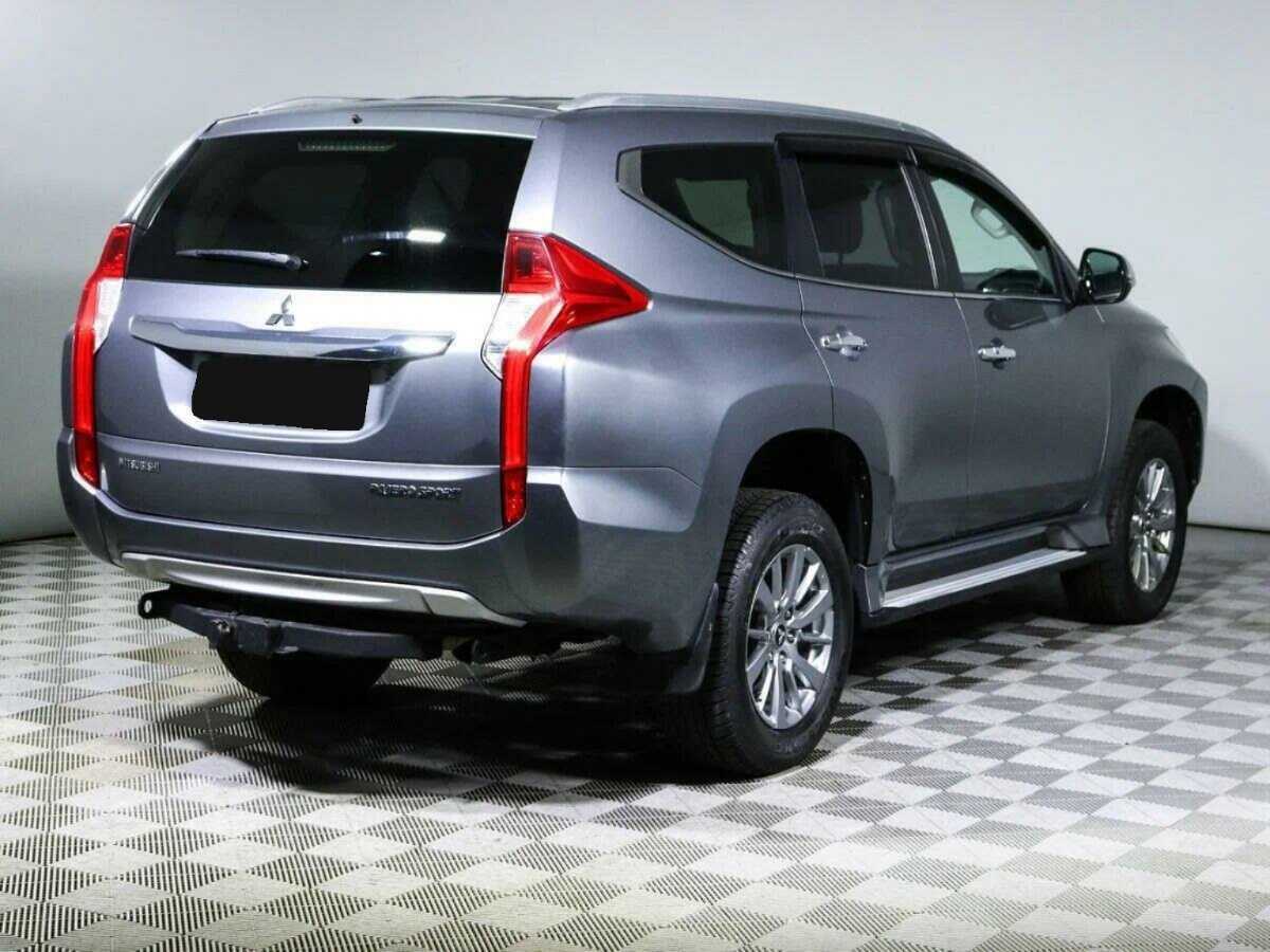 Mitsubishi Pajero Sport 2017 года с пробегом. Фото: #3
