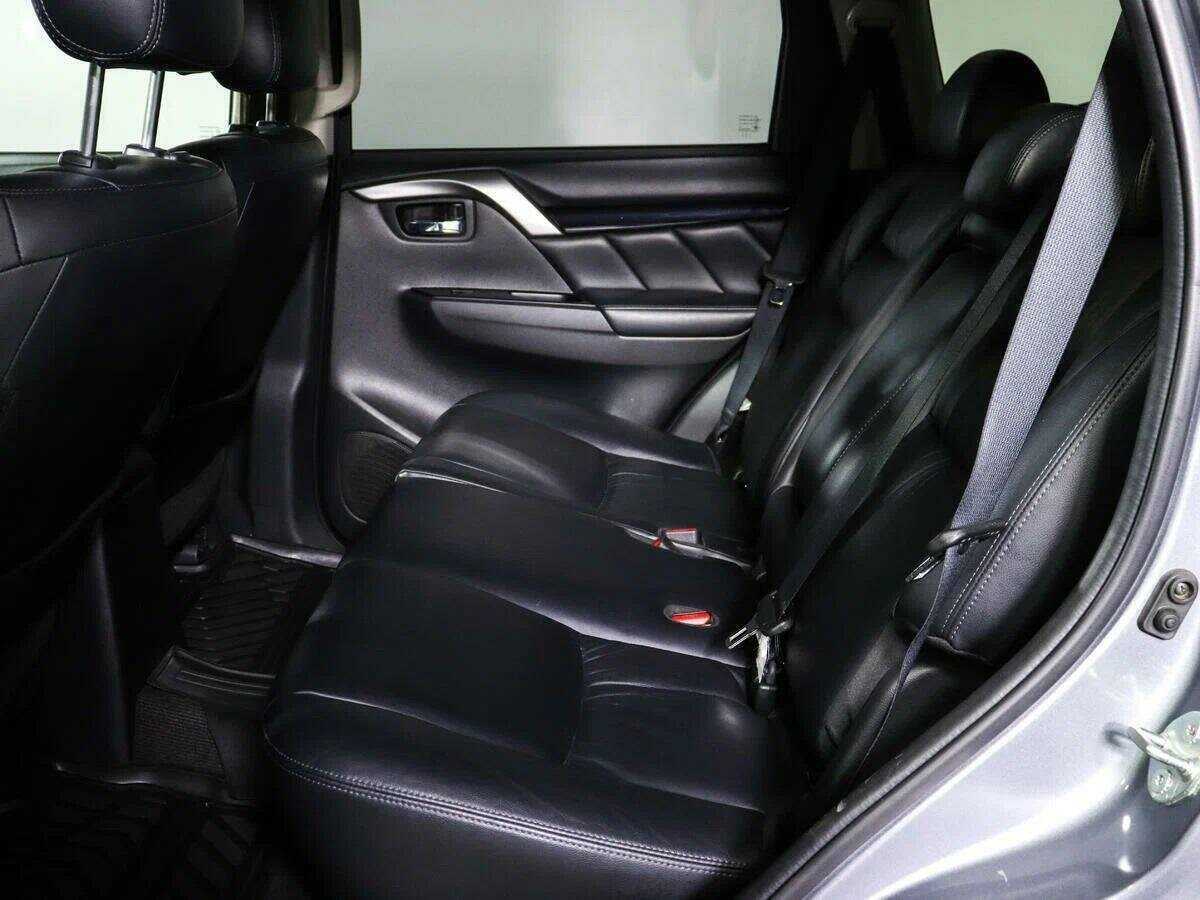 Mitsubishi Pajero Sport 2017 года с пробегом. Фото: #7