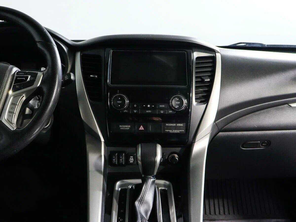 Mitsubishi Pajero Sport 2017 года с пробегом. Фото: #10