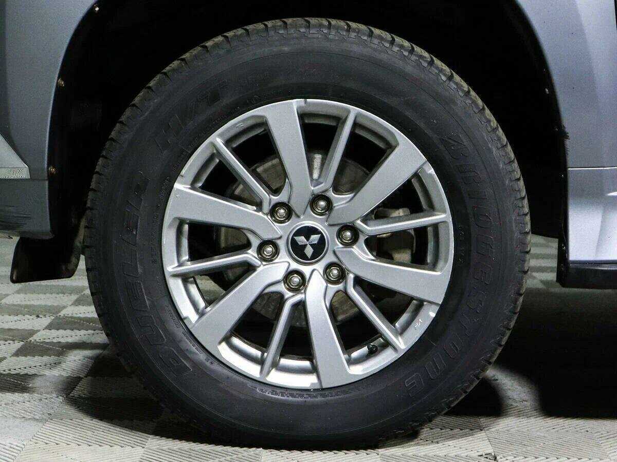 Mitsubishi Pajero Sport 2017 года с пробегом. Фото: #21