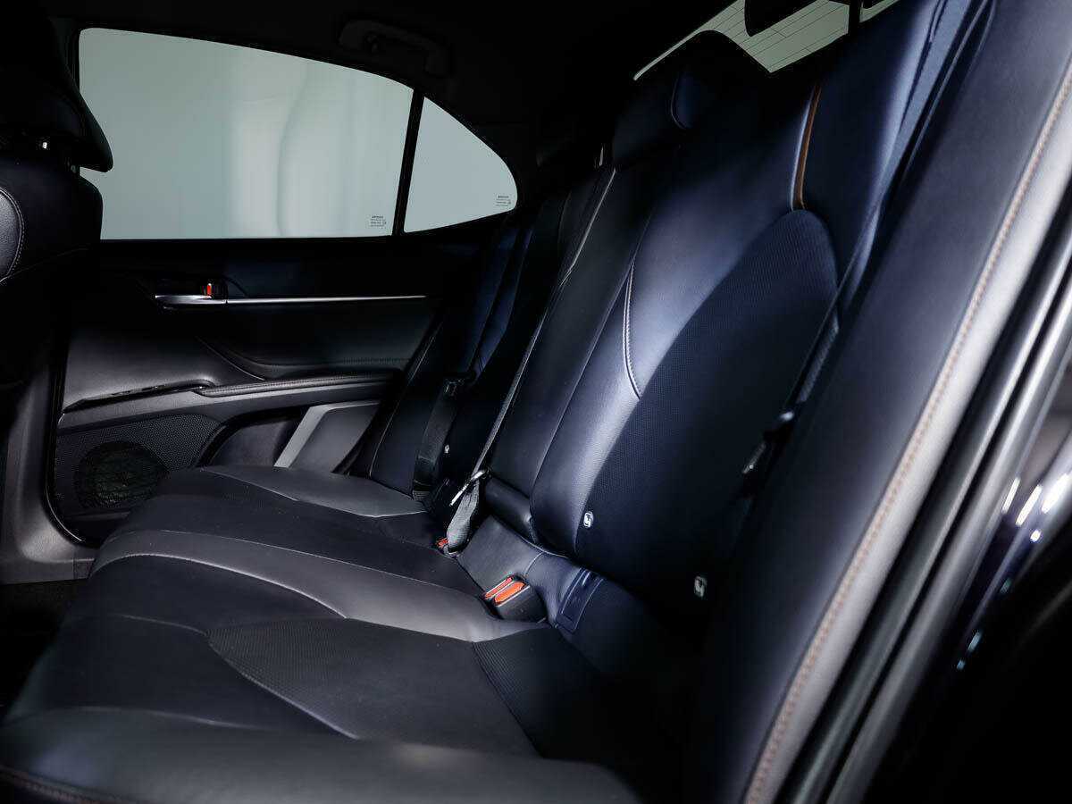 Toyota Camry 2020 года с пробегом. Фото: #11