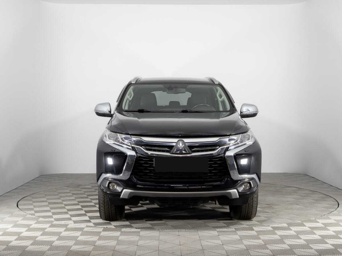 Mitsubishi Pajero Sport 2018 года с пробегом. Фото: #1