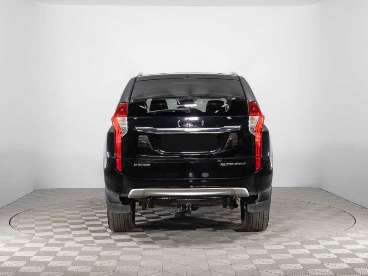 Mitsubishi Pajero Sport 2018 года с пробегом. Фото: #5