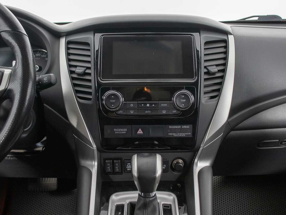 Mitsubishi Pajero Sport 2018 года с пробегом. Фото: #13