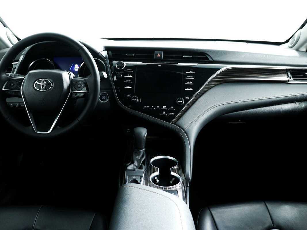 Toyota Camry 2020 года с пробегом. Фото: #10