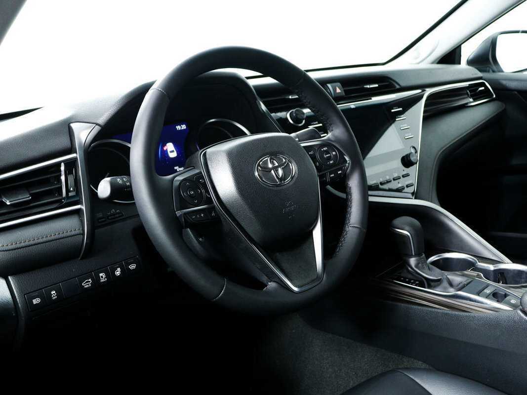 Toyota Camry 2020 года с пробегом. Фото: #12