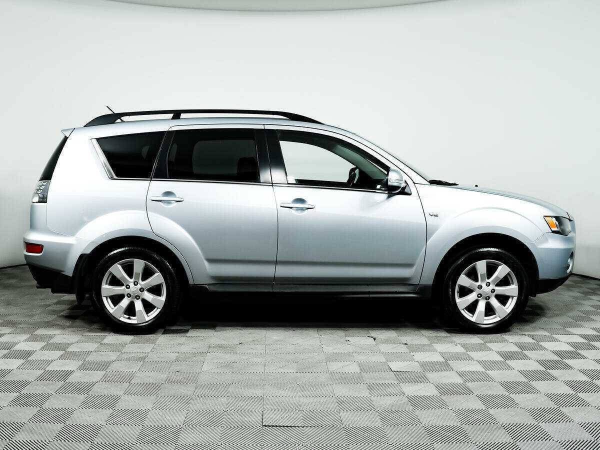 Mitsubishi Outlander 2011 года с пробегом. Фото: #3