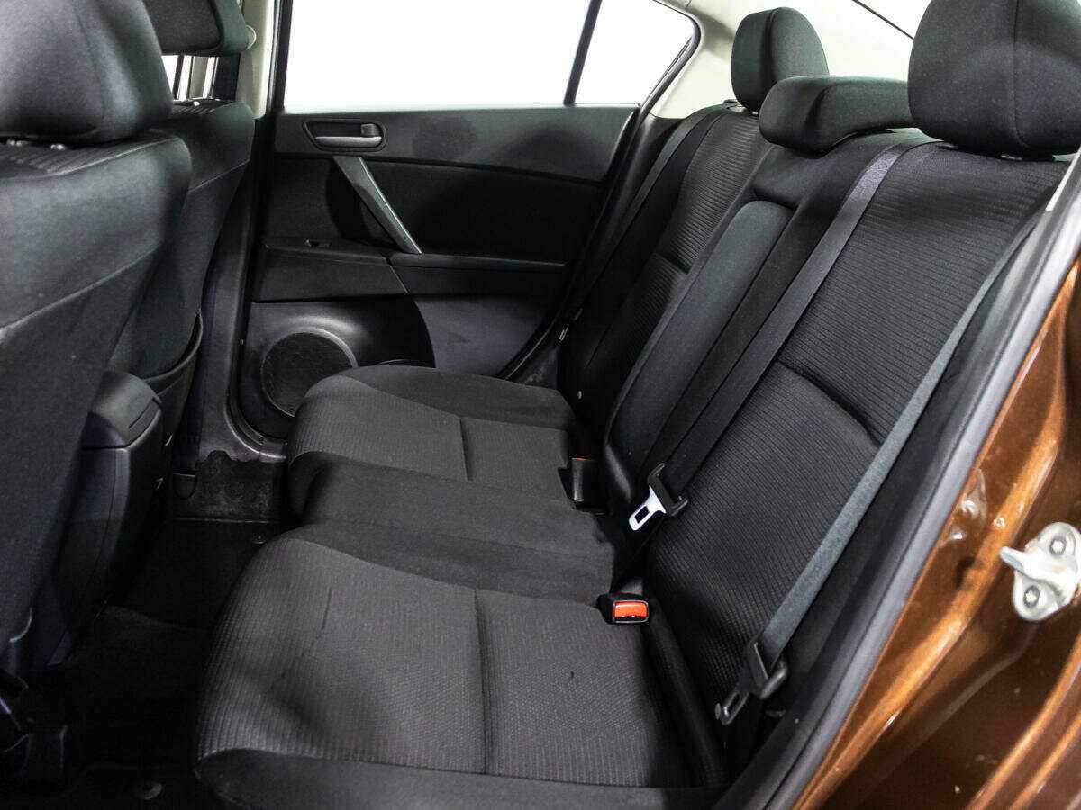 Mazda 3 2011 года с пробегом. Фото: #9