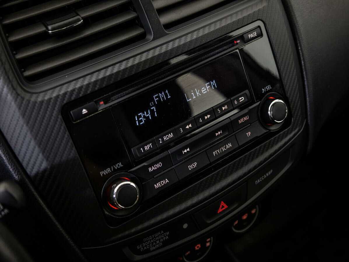 Б/У Митсубиши АС-Икс 2015 года. Фото: #12