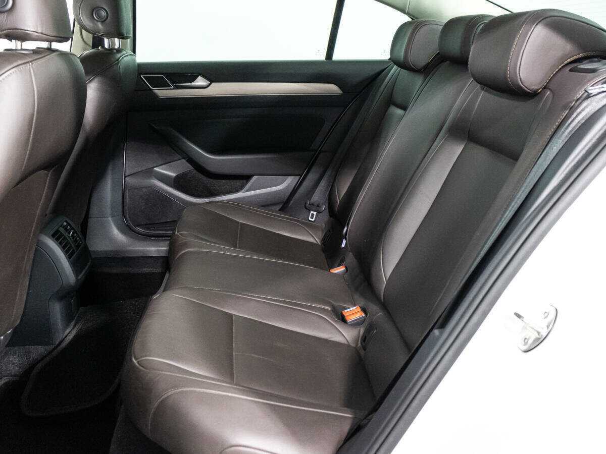 Volkswagen Passat 2017 года с пробегом. Фото: #9