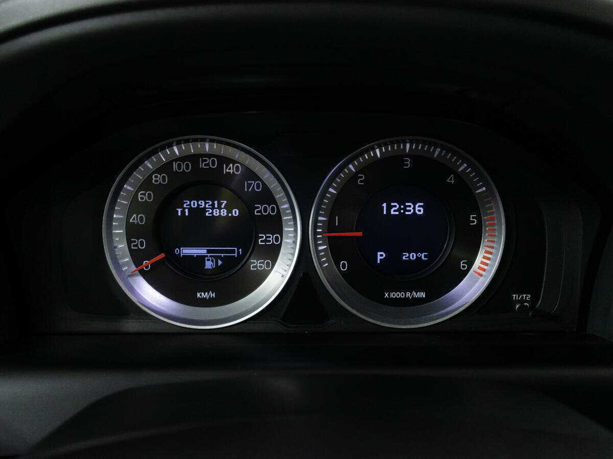 Б/У Вольво ИксЦ60 2012 года. Фото: #11