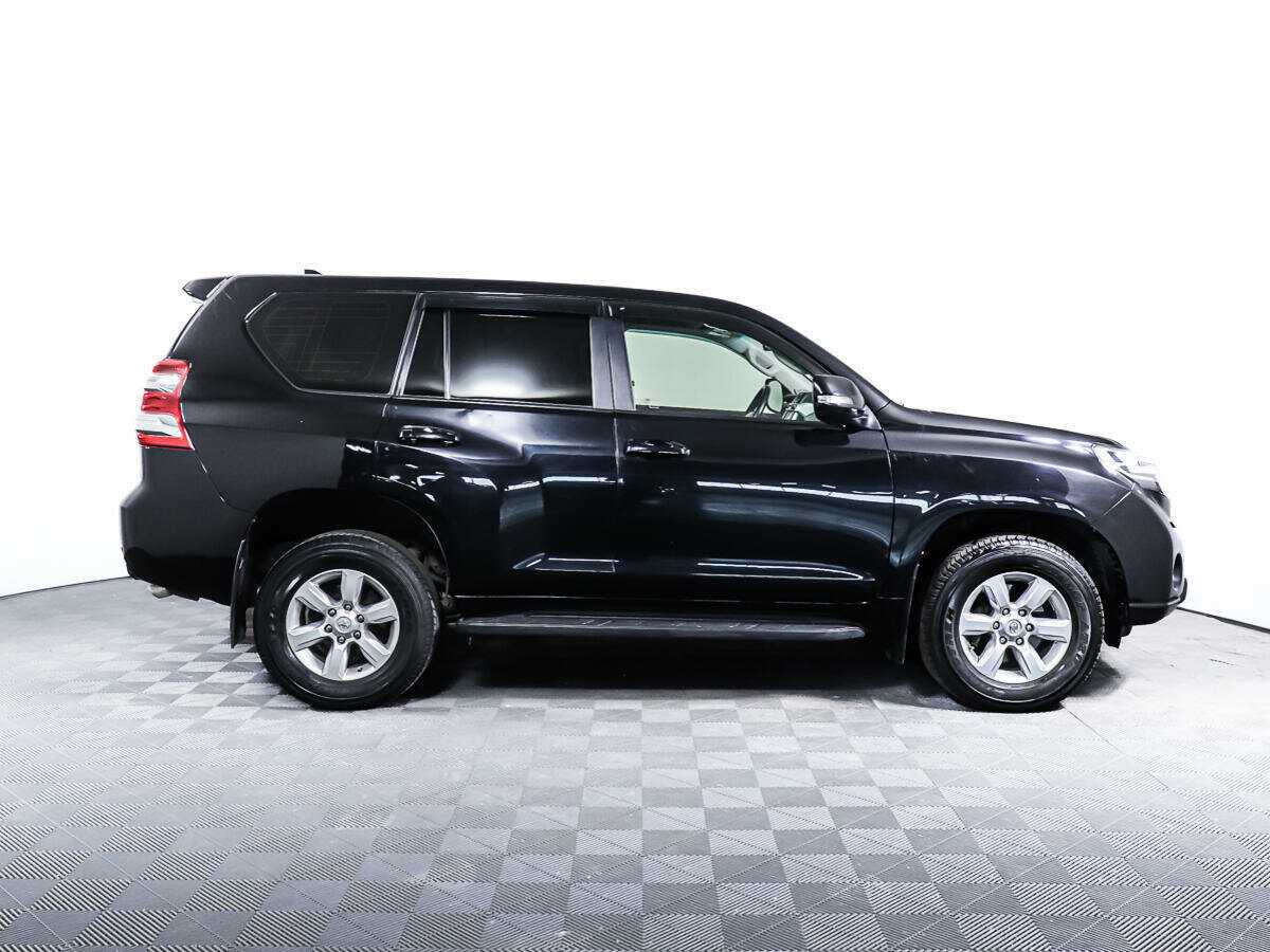 Toyota Land Cruiser Prado 2017 года с пробегом. Фото: #2