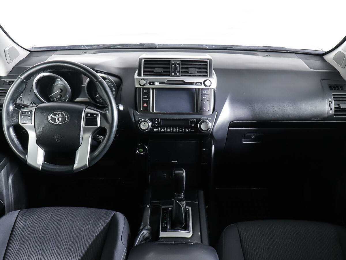 Toyota Land Cruiser Prado 2017 года с пробегом. Фото: #9