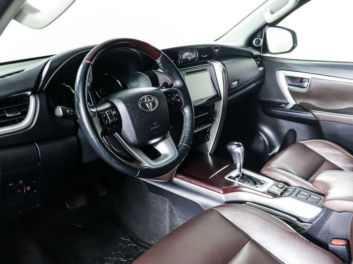 Toyota Fortuner 2017 года с пробегом. Фото: #13