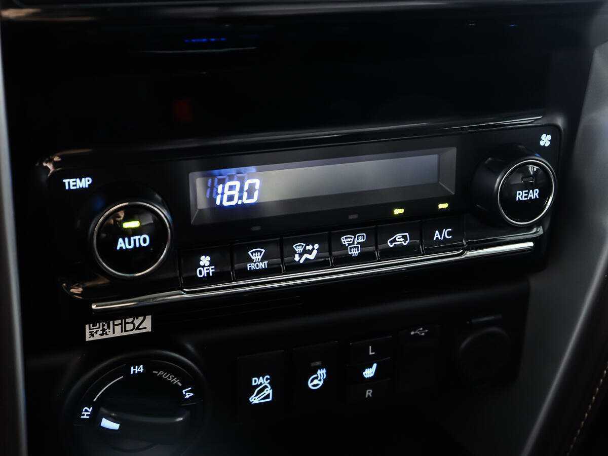 Toyota Fortuner 2017 года с пробегом. Фото: #17