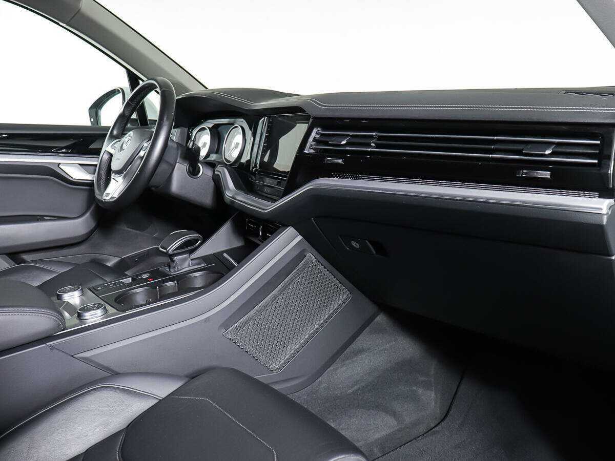Volkswagen Touareg 2020 года с пробегом. Фото: #7