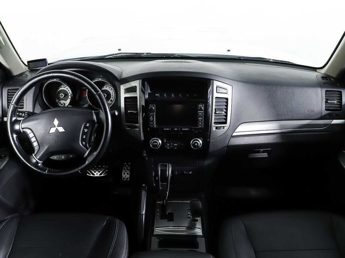 Mitsubishi Pajero 2014 года с пробегом. Фото: #8