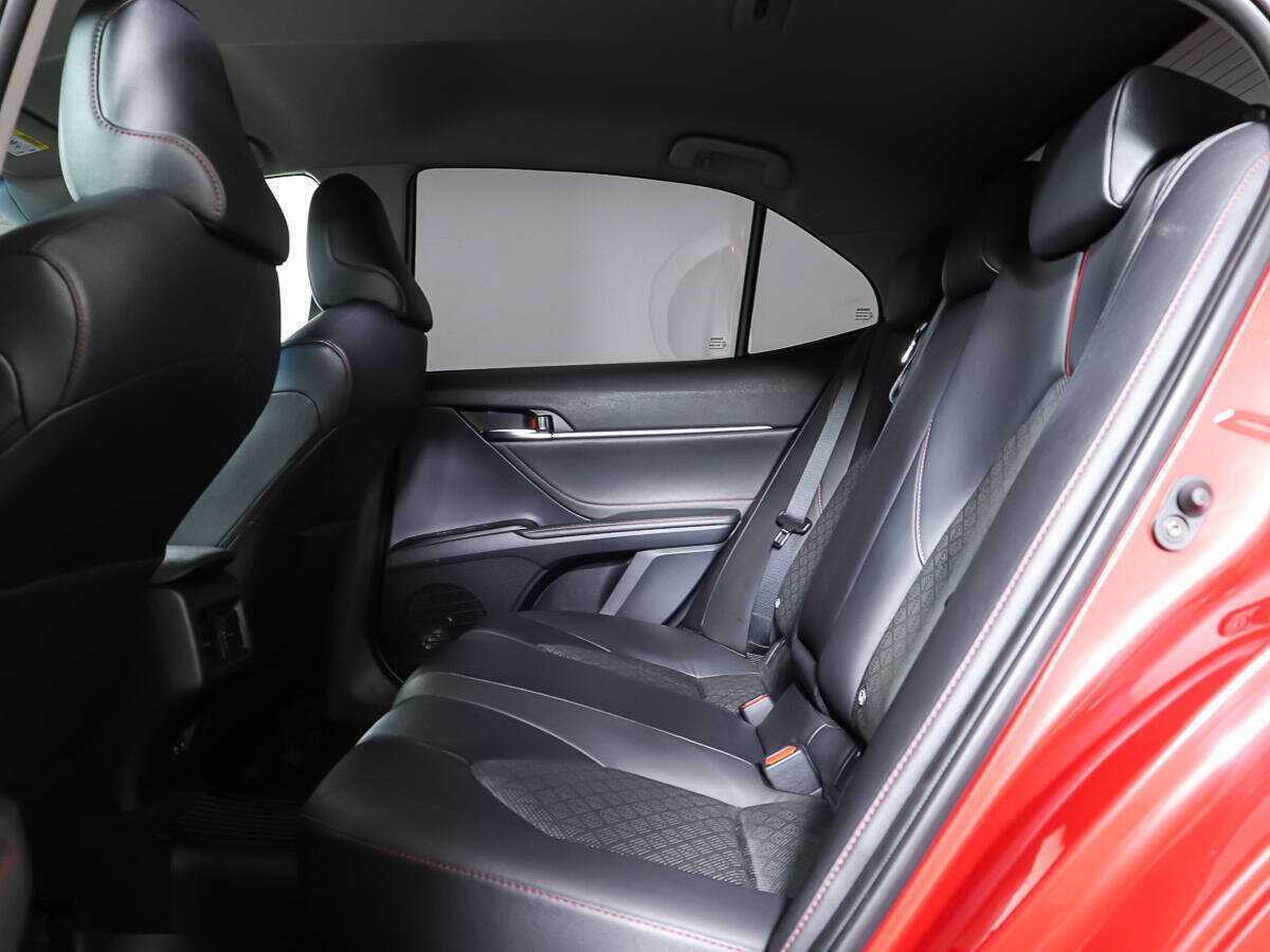 Toyota Camry 2021 года с пробегом. Фото: #7