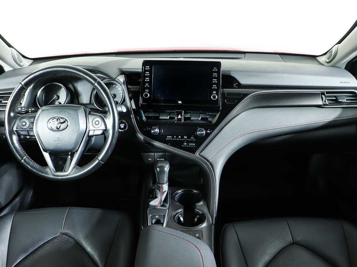 Toyota Camry 2021 года с пробегом. Фото: #8