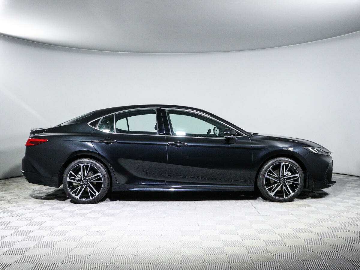 Toyota Camry 2024 года с пробегом. Фото: #3