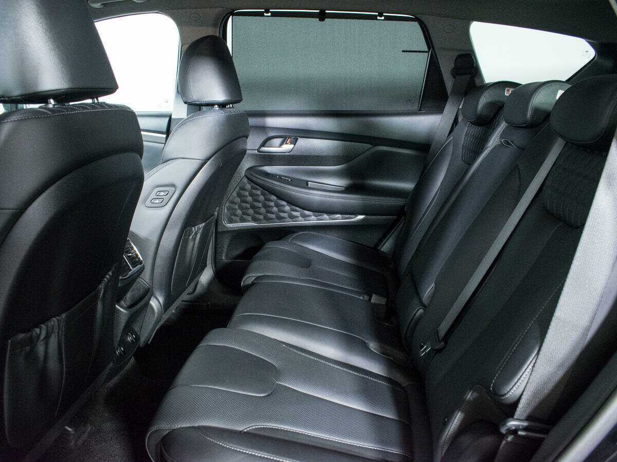 Hyundai Santa Fe 2019 года с пробегом. Фото: #9