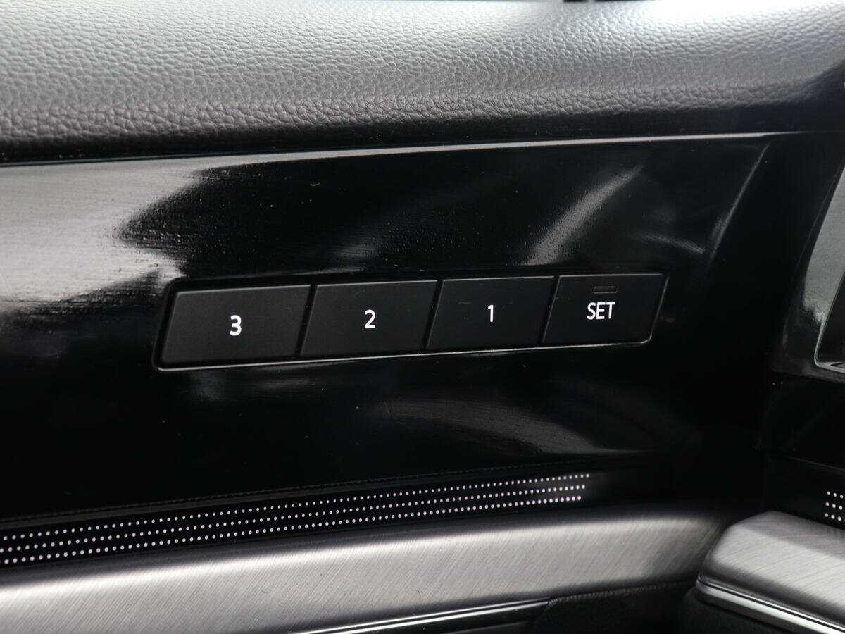 Volkswagen Touareg 2020 года с пробегом. Фото: #12