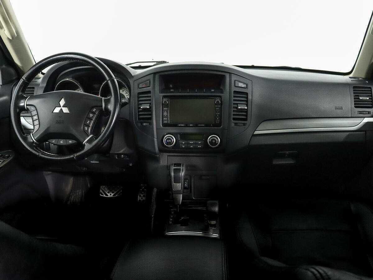 Mitsubishi Pajero 2012 года с пробегом. Фото: #10