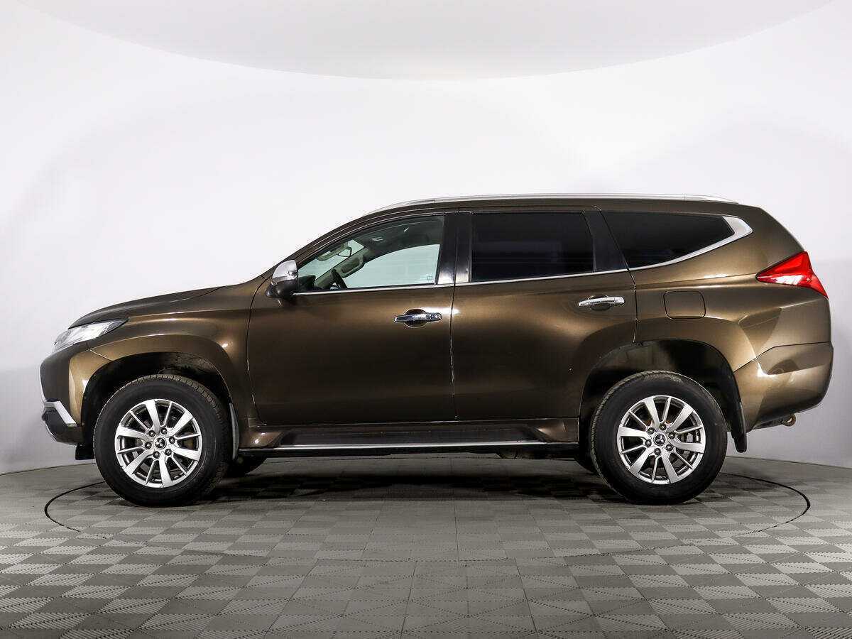 Mitsubishi Pajero Sport 2017 года с пробегом. Фото: #7