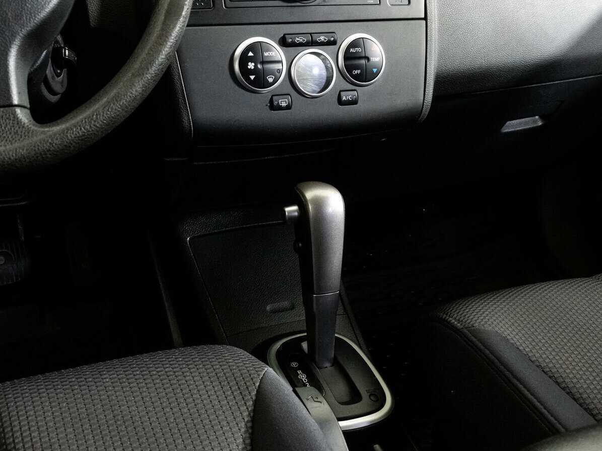 Nissan Tiida 2008 года с пробегом. Фото: #12