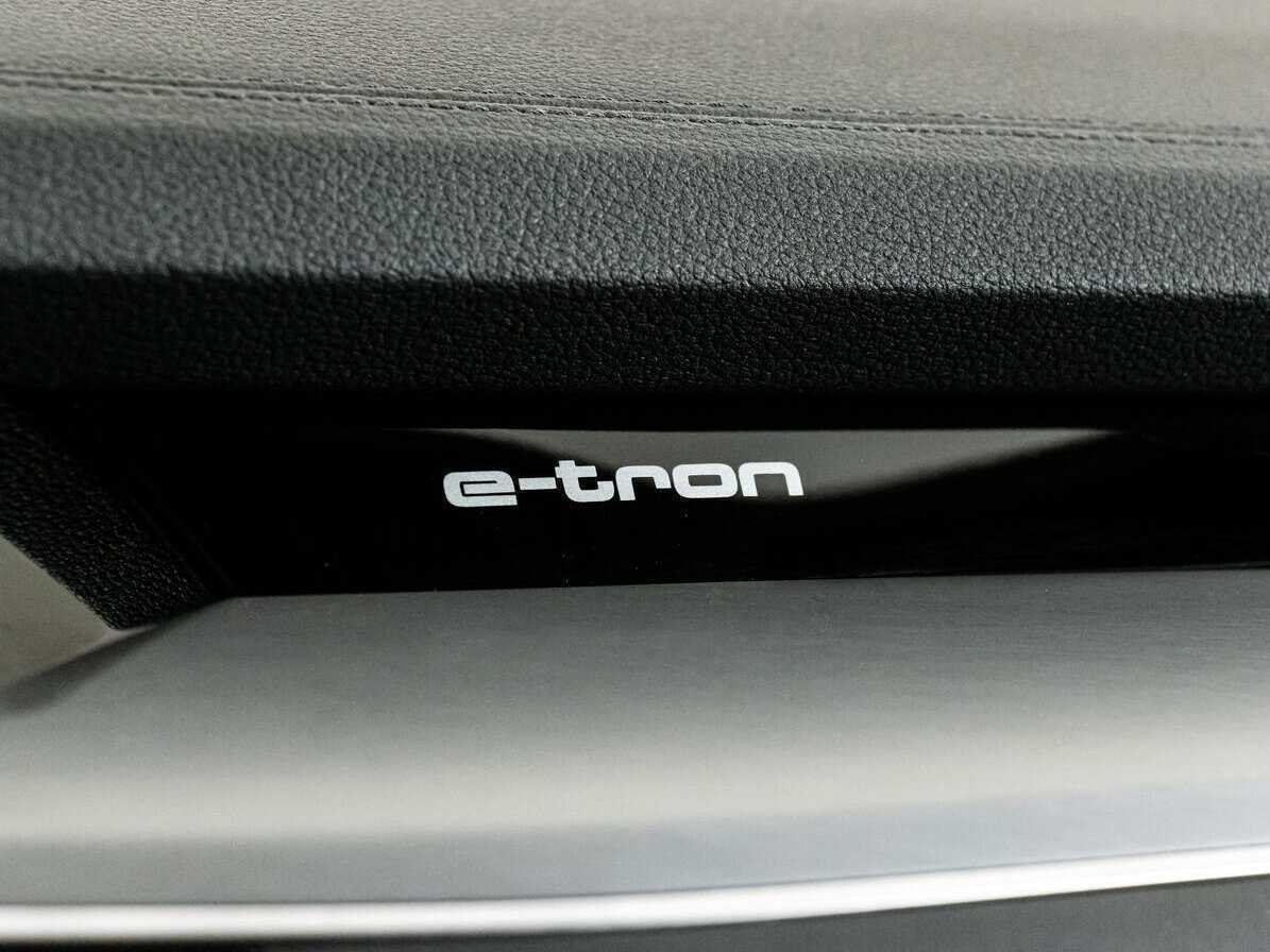 Audi e-tron 2019 года с пробегом. Фото: #12