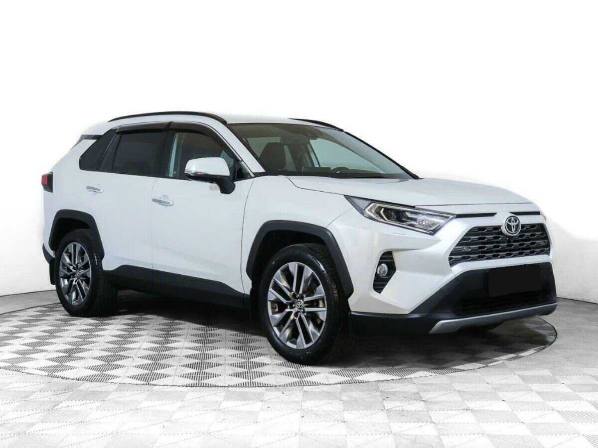 Toyota RAV4 2020 года с пробегом. Фото: #2