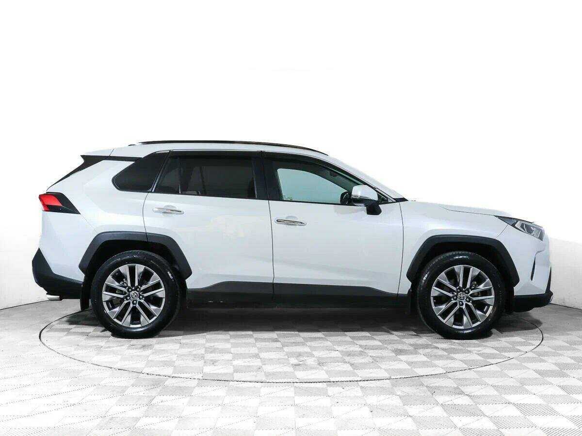 Toyota RAV4 2020 года с пробегом. Фото: #3