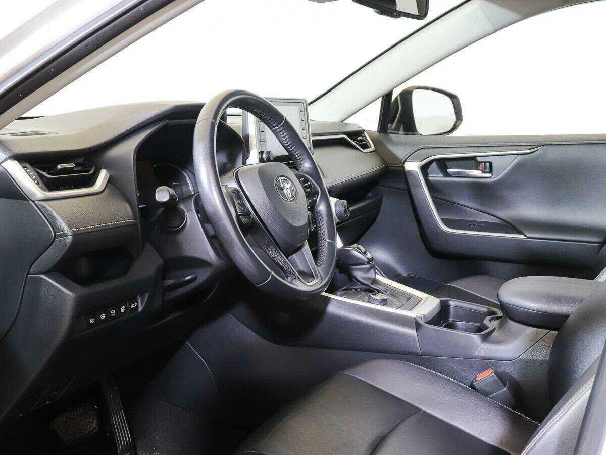 Toyota RAV4 2020 года с пробегом. Фото: #14