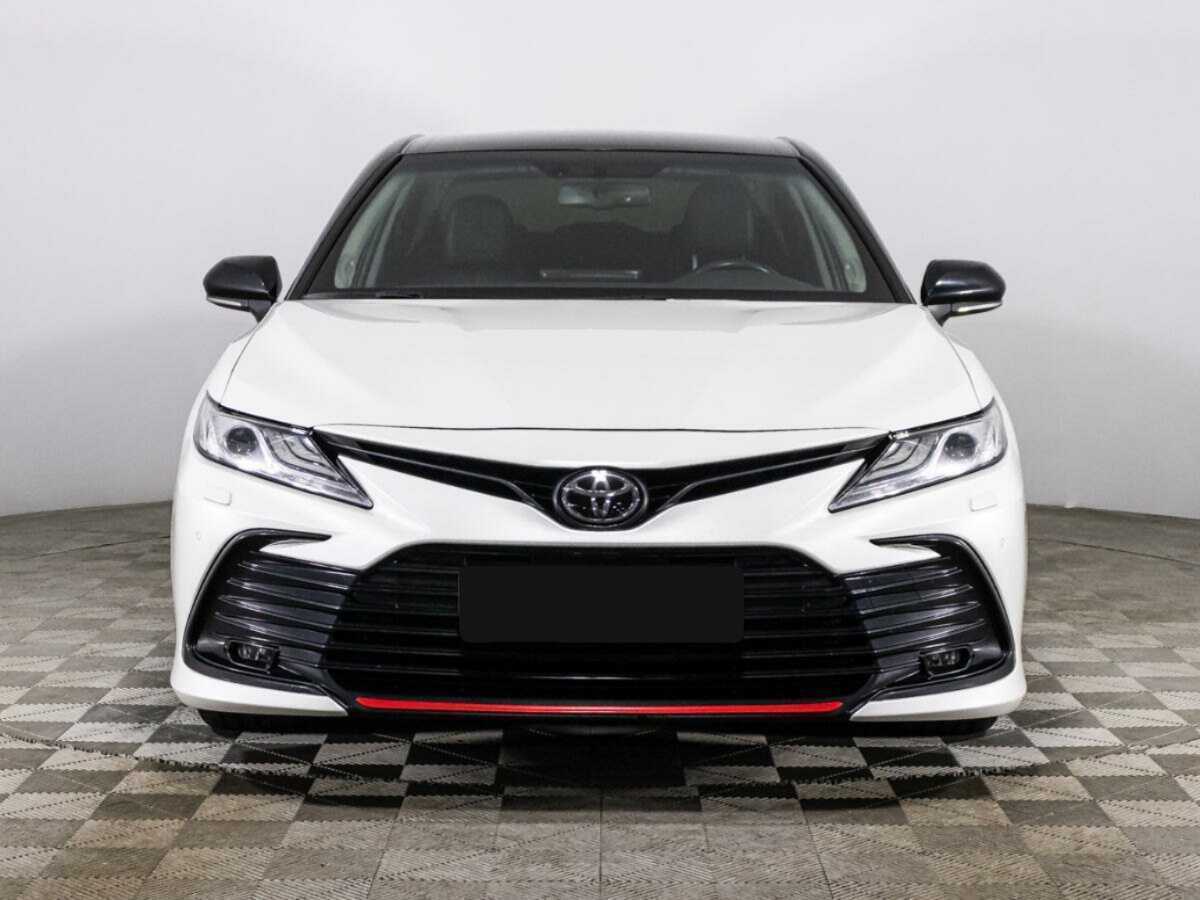 Toyota Camry 2021 года с пробегом. Фото: #1