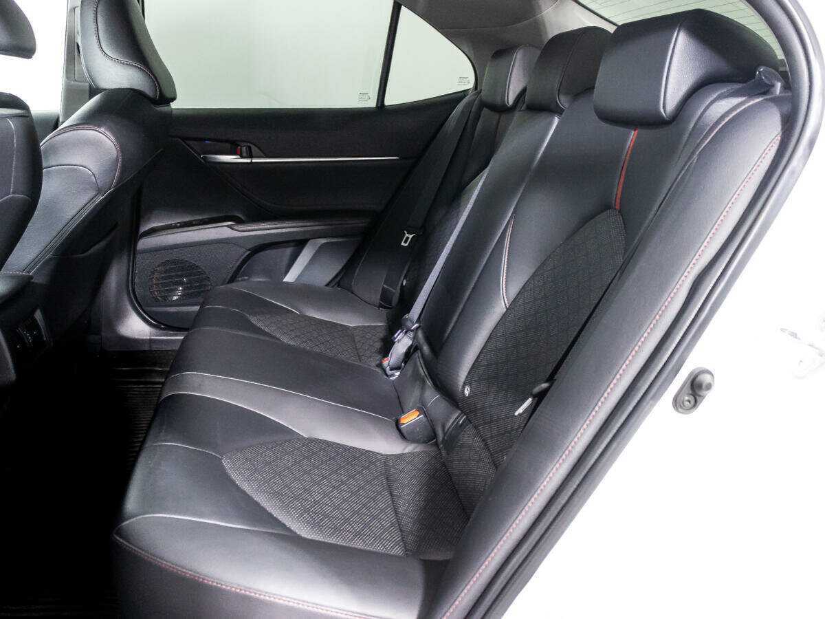 Toyota Camry 2021 года с пробегом. Фото: #9