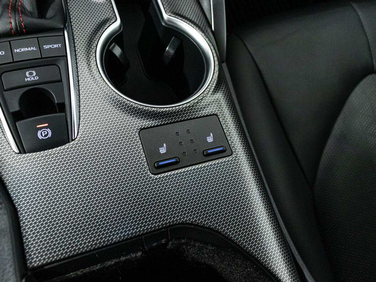 Toyota Camry 2021 года с пробегом. Фото: #18