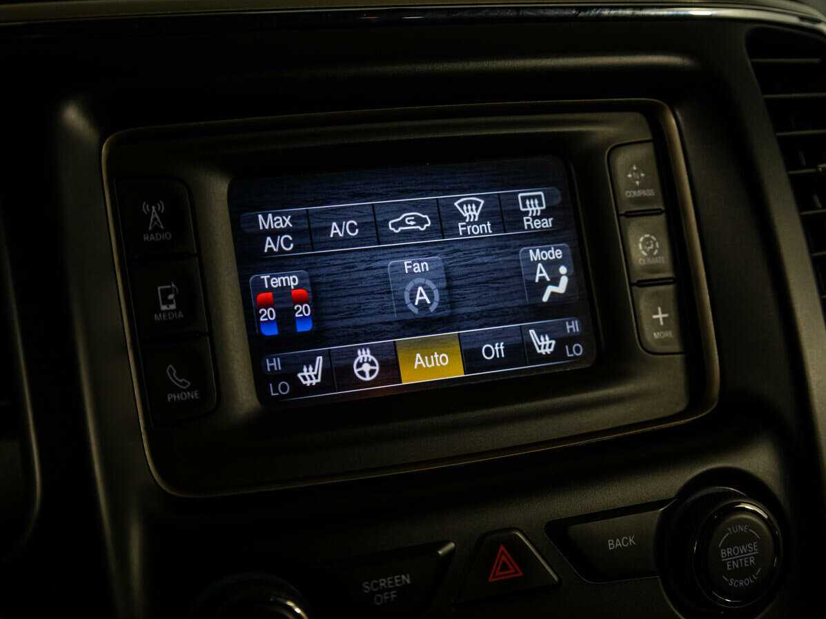 Jeep Grand Cherokee 2013 года с пробегом. Фото: #23