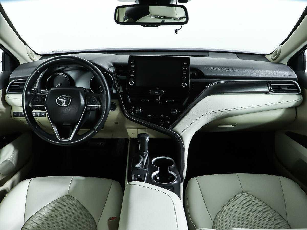 Toyota Camry 2021 года с пробегом. Фото: #9