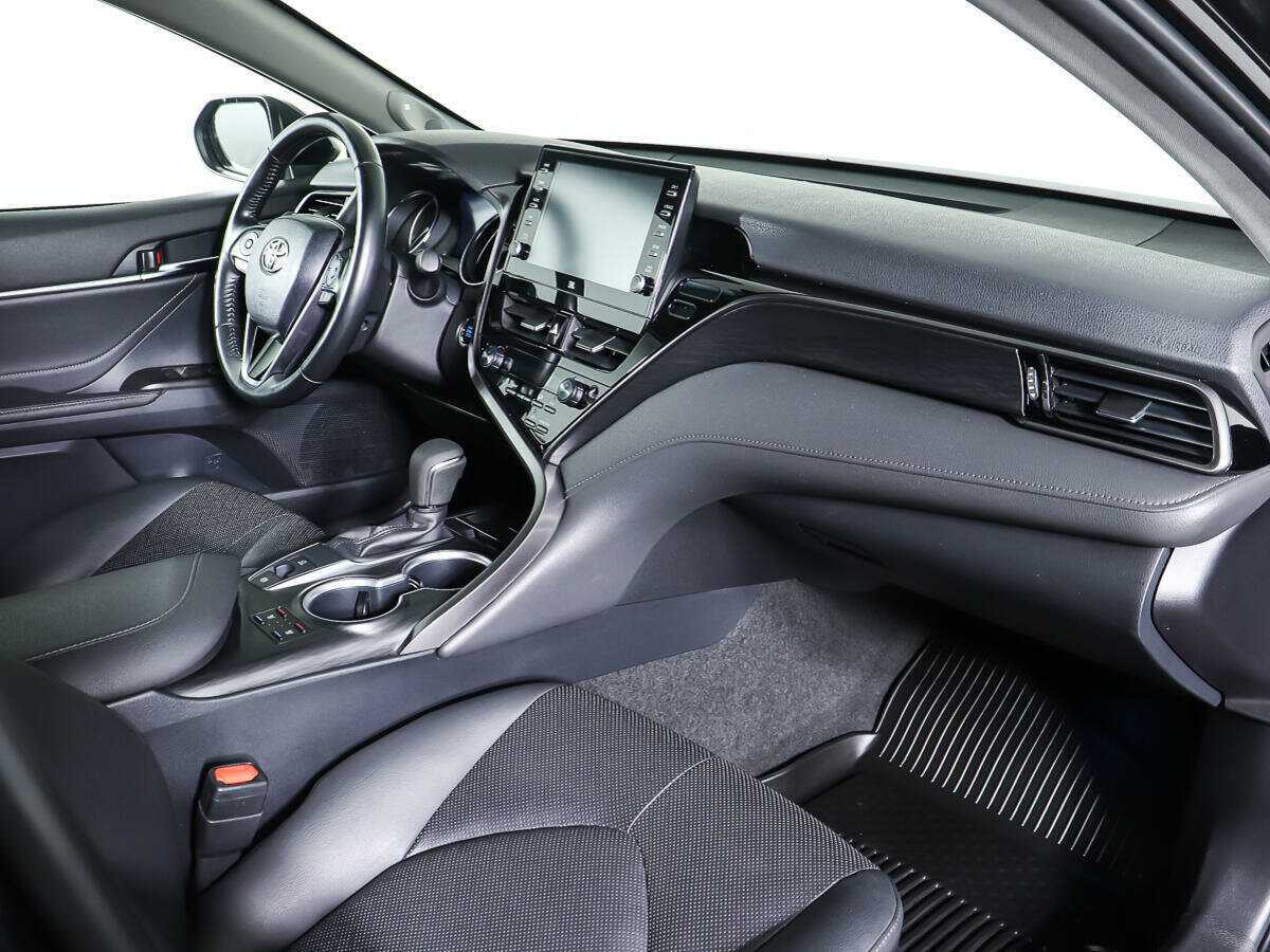Toyota Camry 2021 года с пробегом. Фото: #7