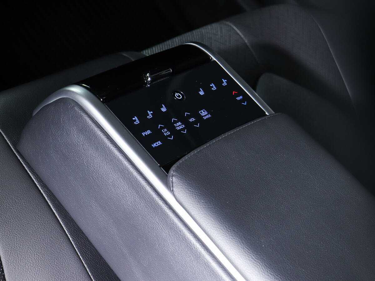 Toyota Camry 2021 года с пробегом. Фото: #15