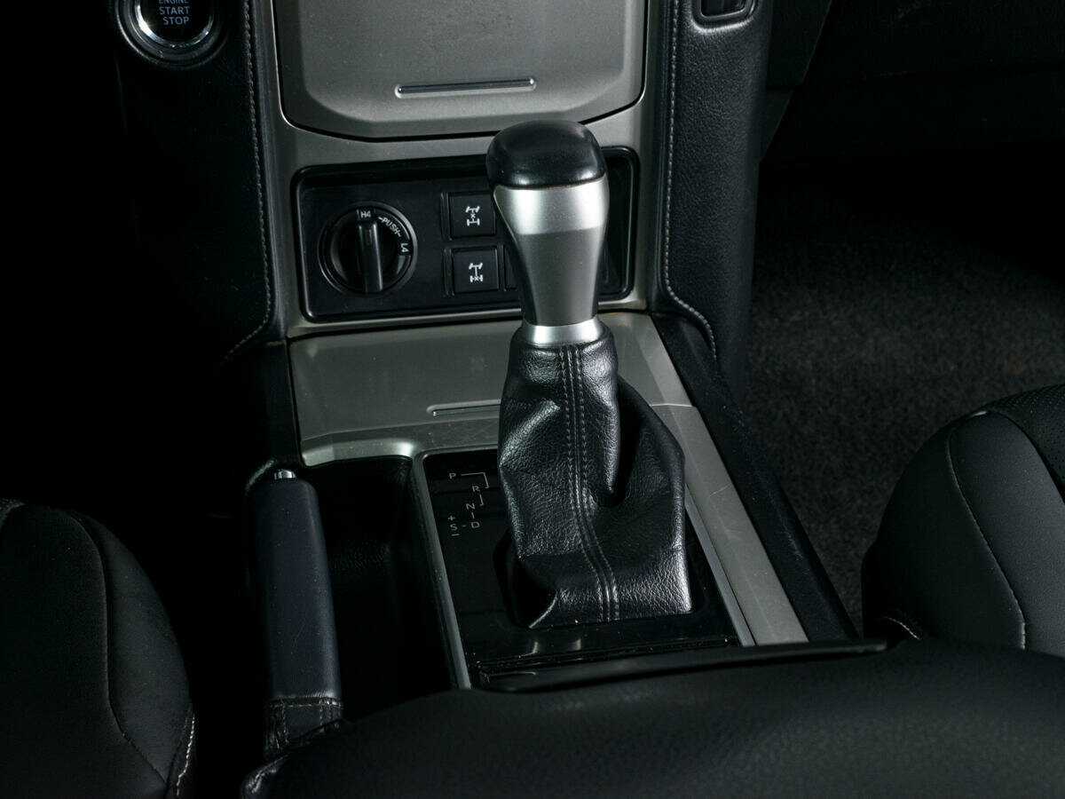 Toyota Land Cruiser Prado 2018 года с пробегом. Фото: #18