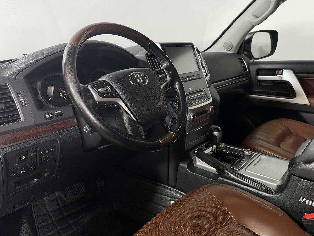 Toyota Land Cruiser 2016 года с пробегом. Фото: #12