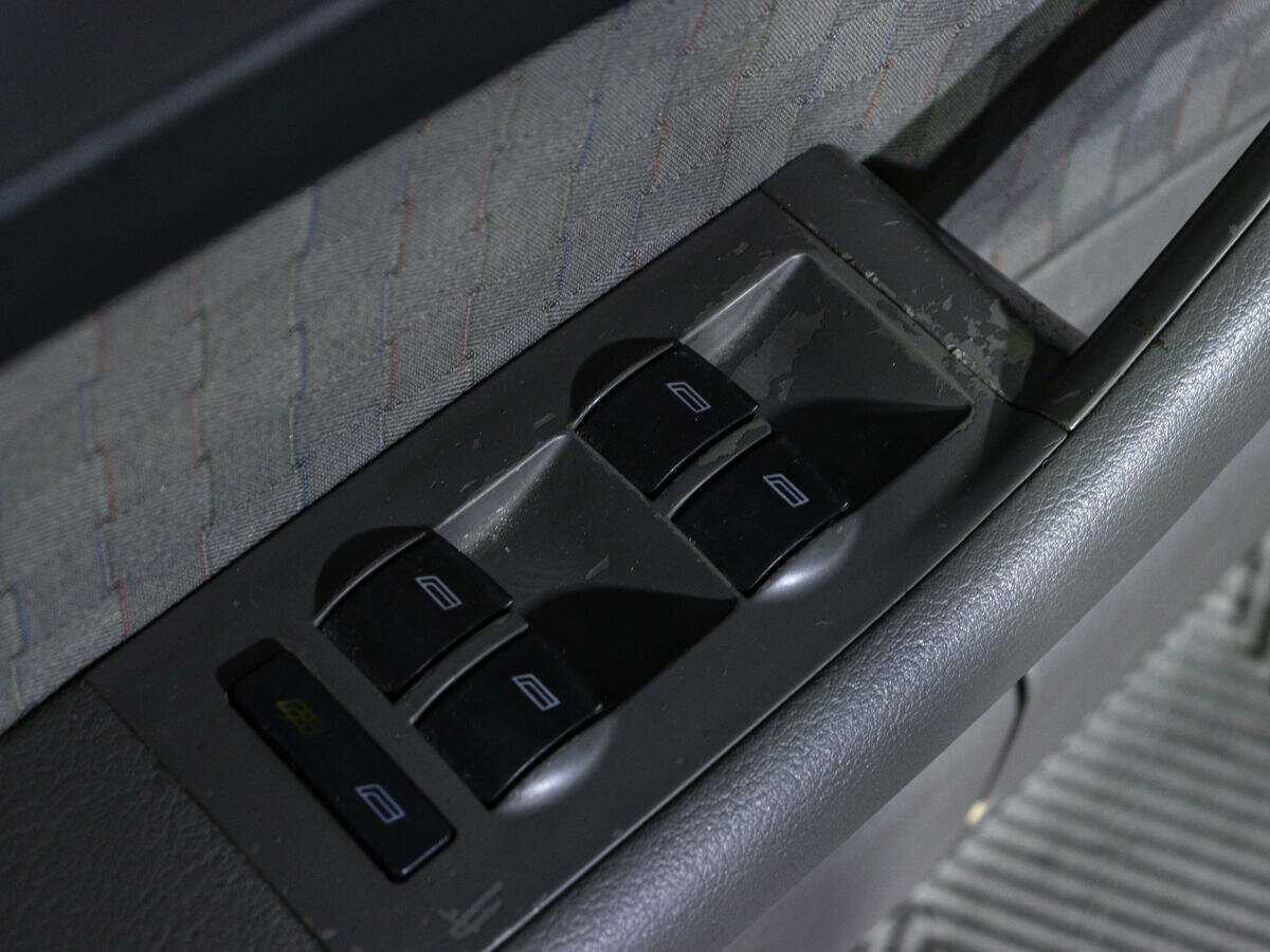 Audi A6 2002 года с пробегом. Фото: #14