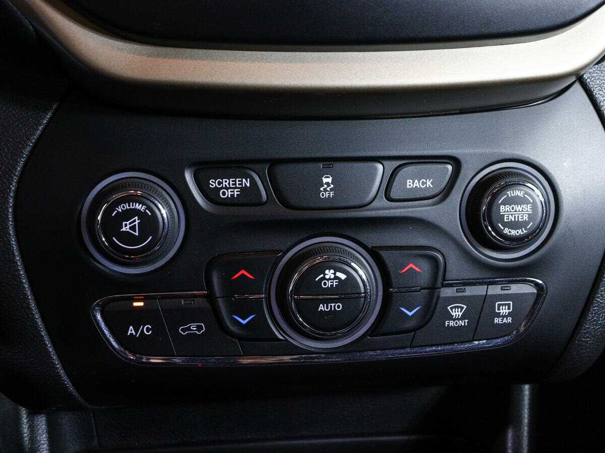 Jeep Cherokee 2014 года с пробегом. Фото: #17