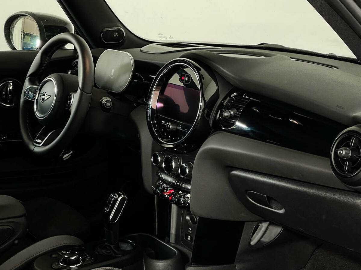 Mini Hatch 2022 года с пробегом. Фото: #8