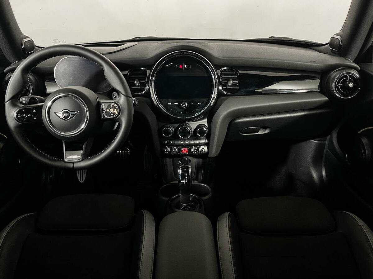 Mini Hatch 2022 года с пробегом. Фото: #11