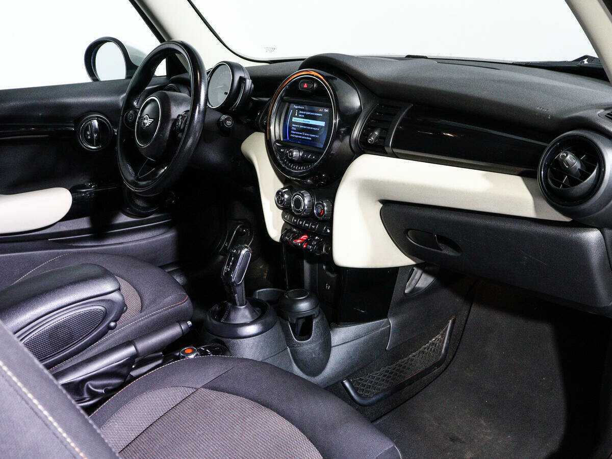 Mini Hatch 2018 года с пробегом. Фото: #8