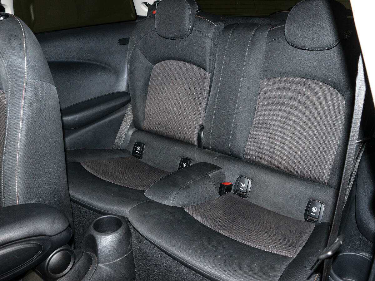 Mini Hatch 2018 года с пробегом. Фото: #9