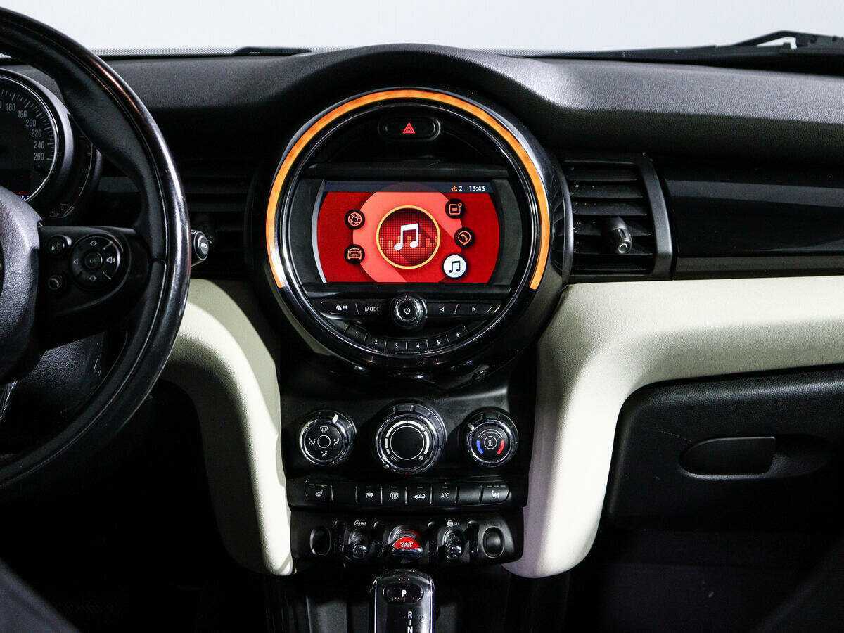 Mini Hatch 2018 года с пробегом. Фото: #12